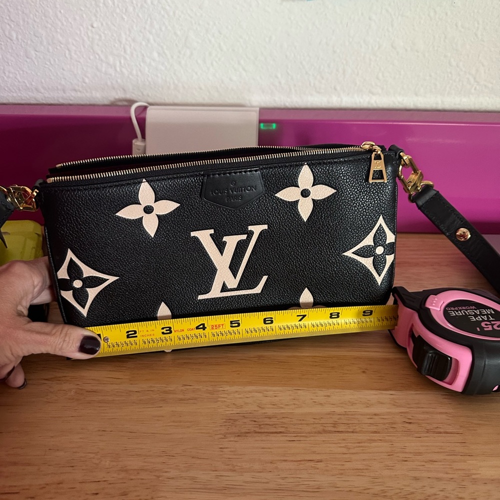 Louis Vuitton Black and Cream Crossbody Bag Set-NEW & Flawless - Picture 4 of 7